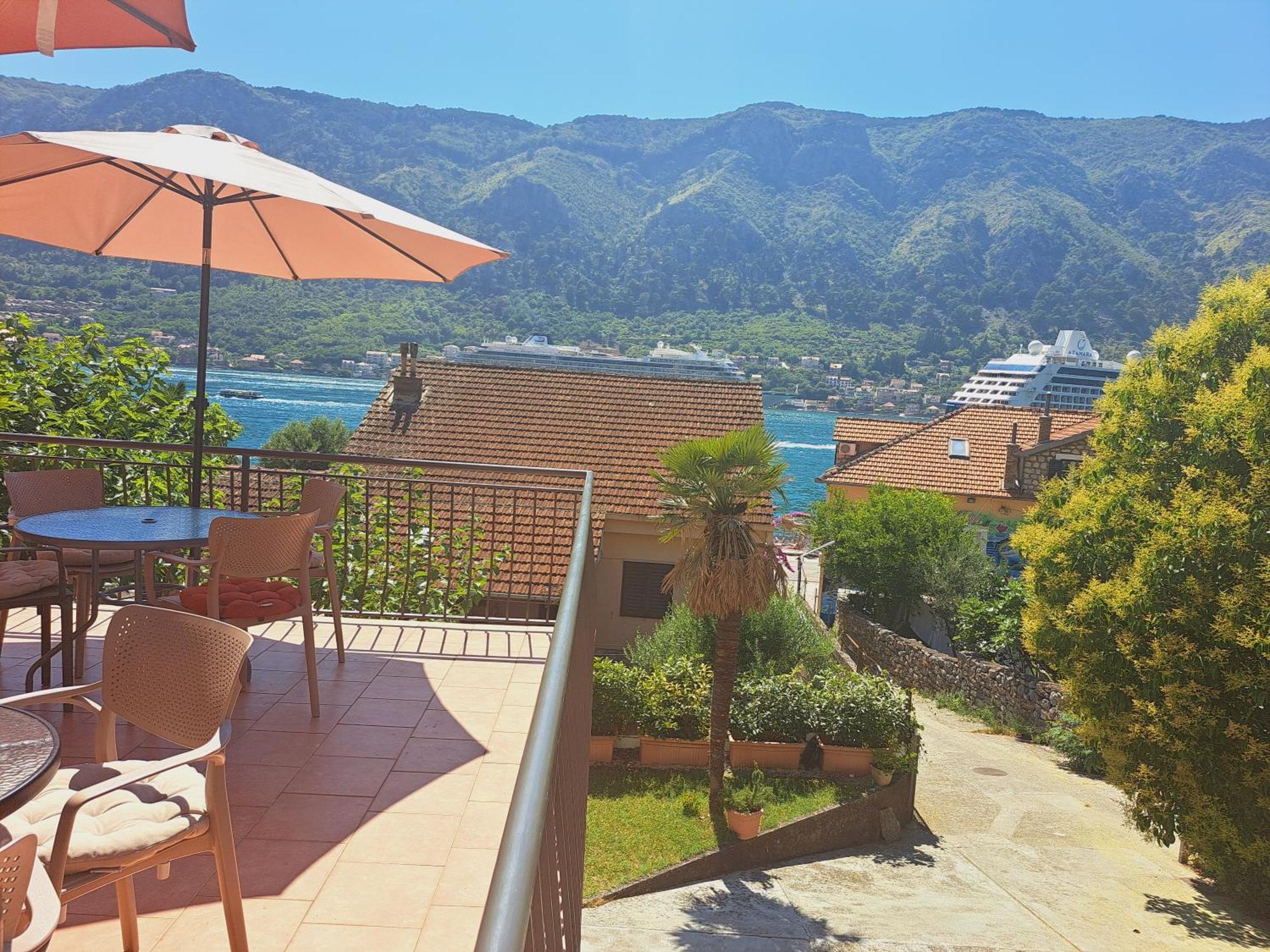 Apartmani F&M Kotor Buitenkant foto